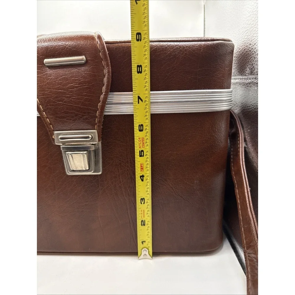 Vintage 1960s 1970s Brown Faux Leather Camera Carrying Case Bag Pre-Owned